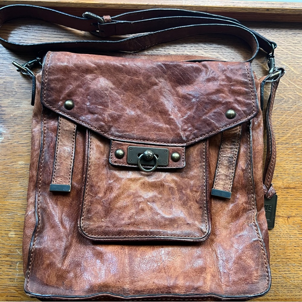 Rare FRYE Cameron Magazine Messenger Bag/Crossbody